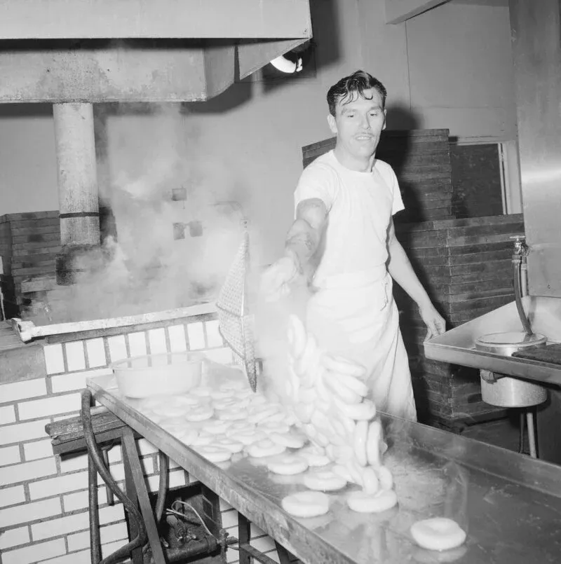 Making bagels in New York, 1963